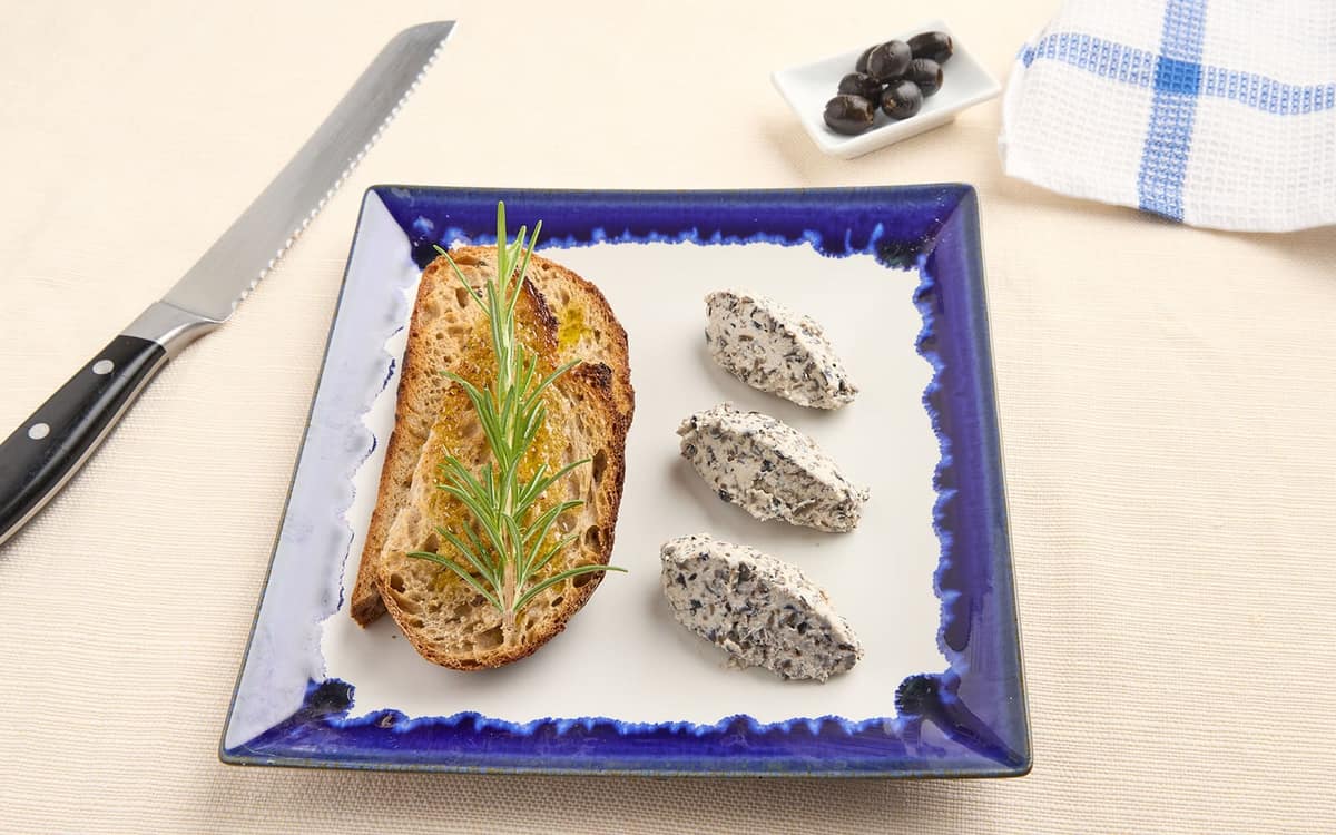 Paté di olive nere al formaggio cremoso Zuccato