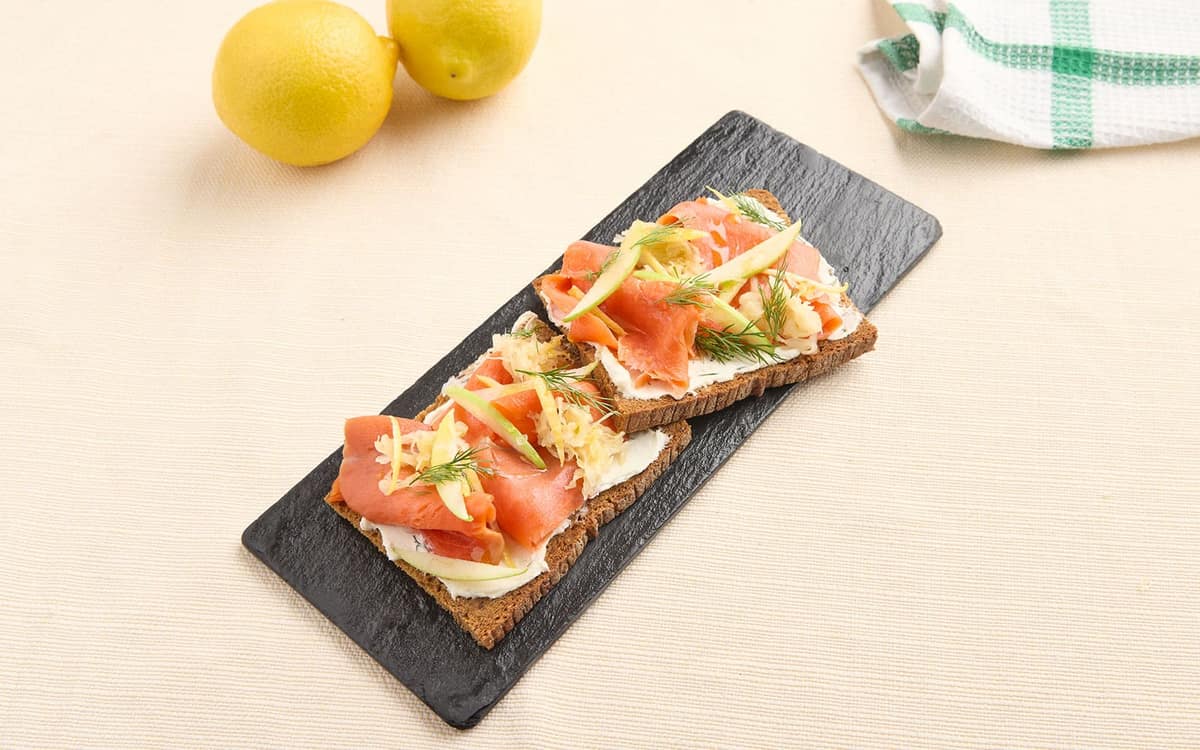 Smørrebrød crauti e salmone affumicato Zuccato