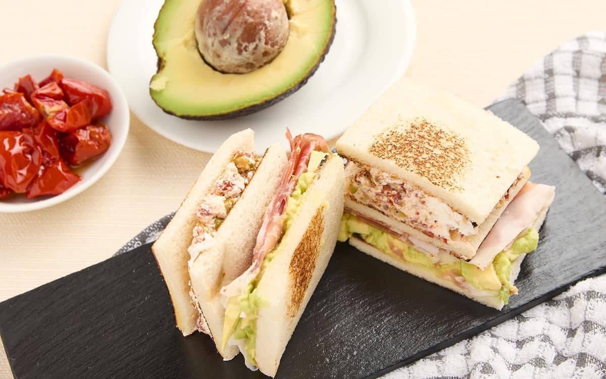 Sandwich misto con pomodori semi secchi Zuccato