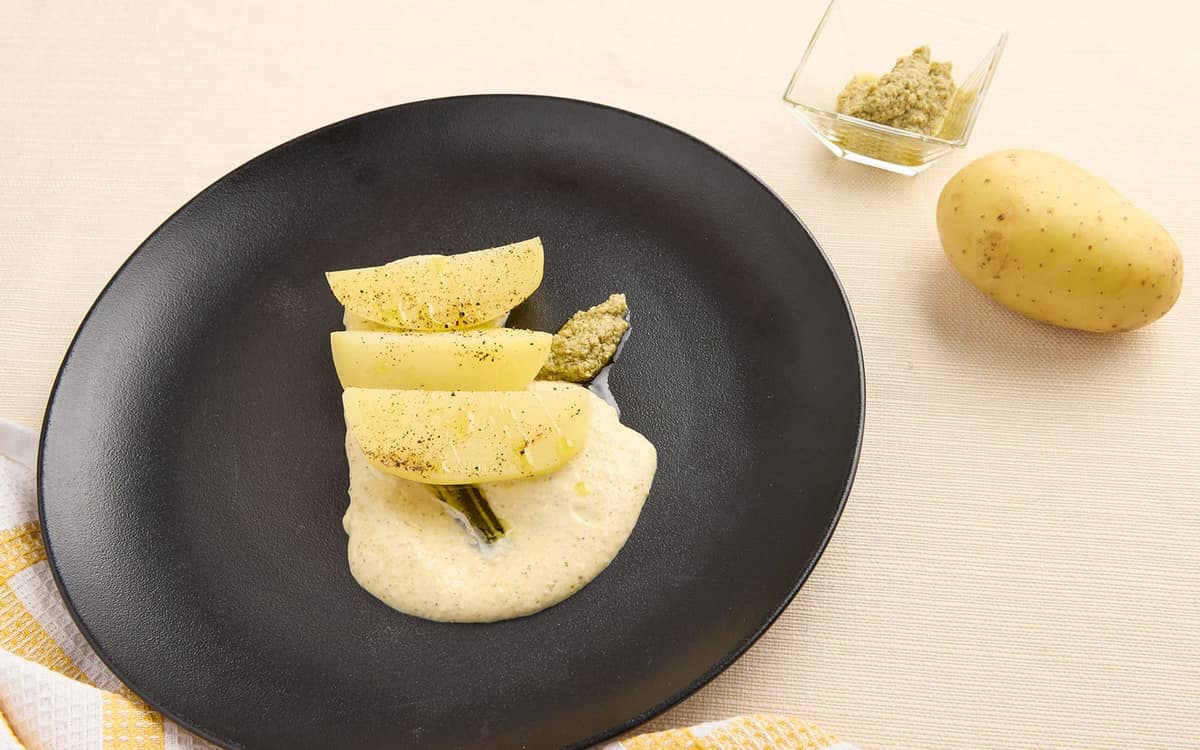 Patate lesse con pesto di broccoli e acciughe Zuccato