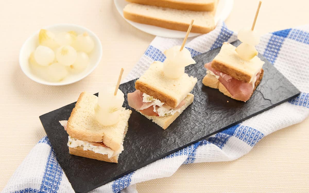 Tapas caprino, prosciutto e cipolline maggioline Zuccato