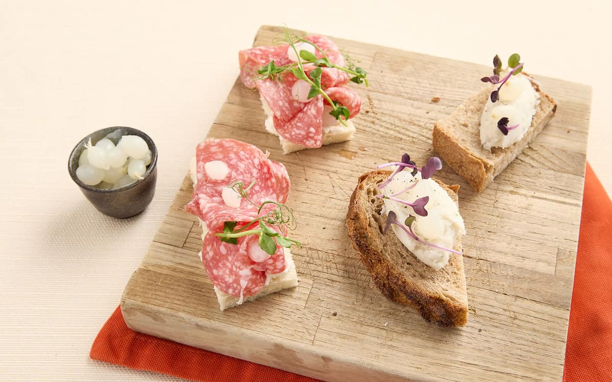 Tartine con cipolline perline Zuccato