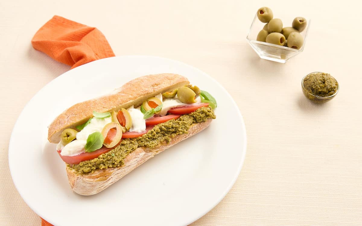 Sandwich caprese con pesto Zuccato