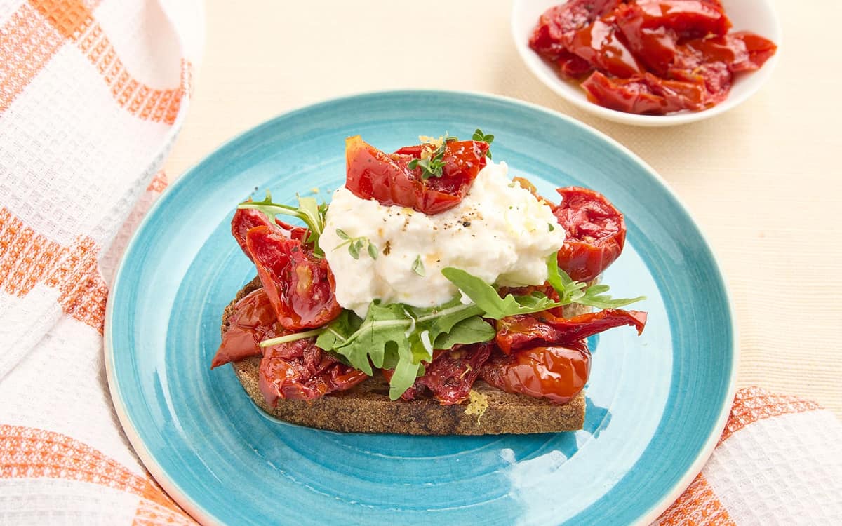 Crostino burrata e pomodori semi secchi Zuccato